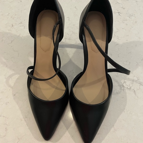 ALSO size 7 heels - Picture 1 of 6